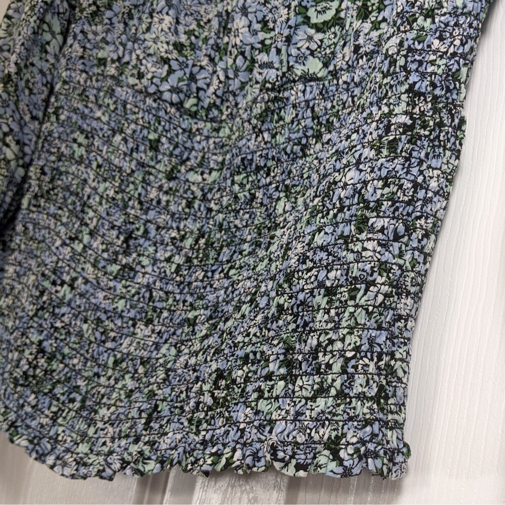 Polly & Esther Ditsy Floral Smocked L Large Long Sleeve Rayon Shirt Top NWT New - Picture 4 of 9